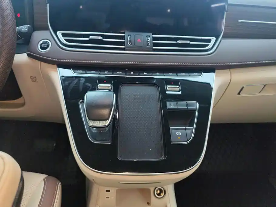 Besturn M9 2024 2023 2.0T Exclusive