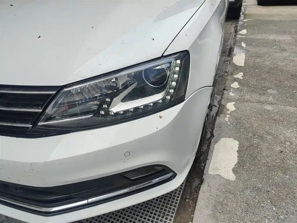 Volkswagen Sagitar 2015 230TSI Automatic Luxury фото 24