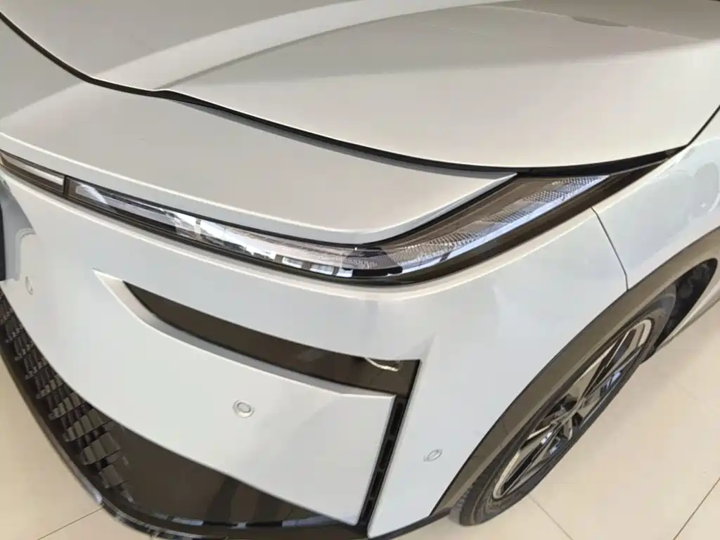 Фото 24 - Toyota bZ3X