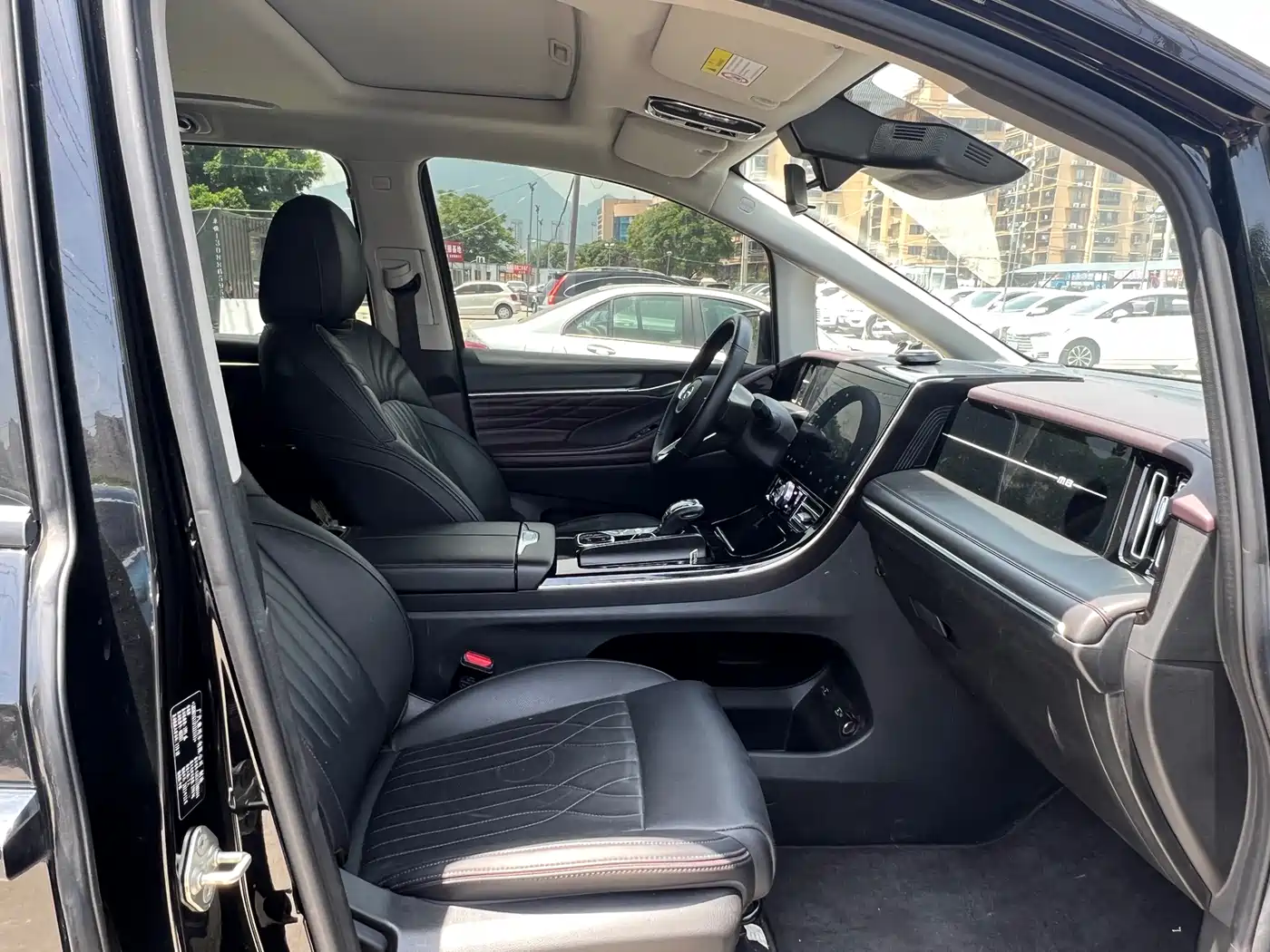 GAC Trumpchi Trumpchi M8 2023 Master Series 390T Prestige Edition фото 17