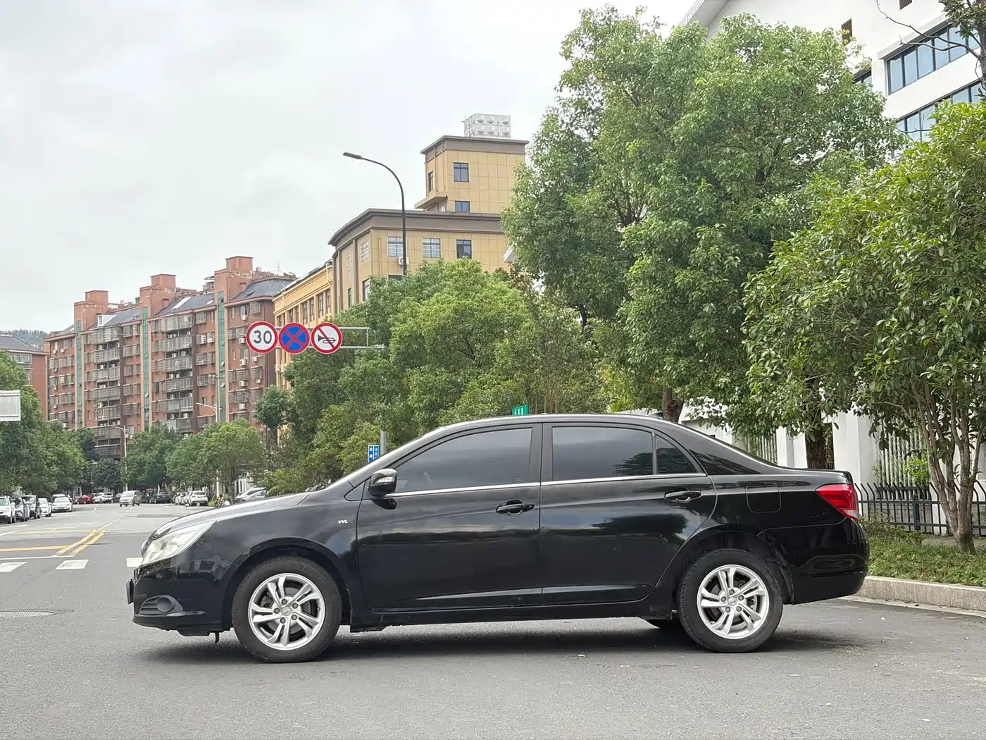 BYD Surui 2015 2015 1.5L Automatic Flagship Model