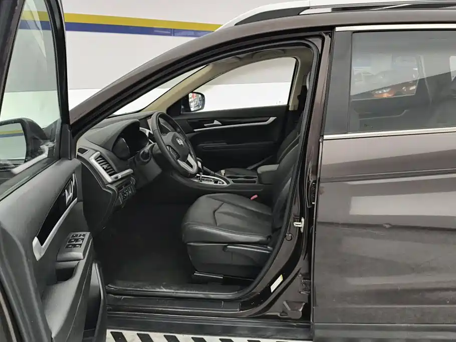 Dongfeng Aeolus Dongfeng Fengshen AX7 2015 2015 2.0L Automatic Smart Ease