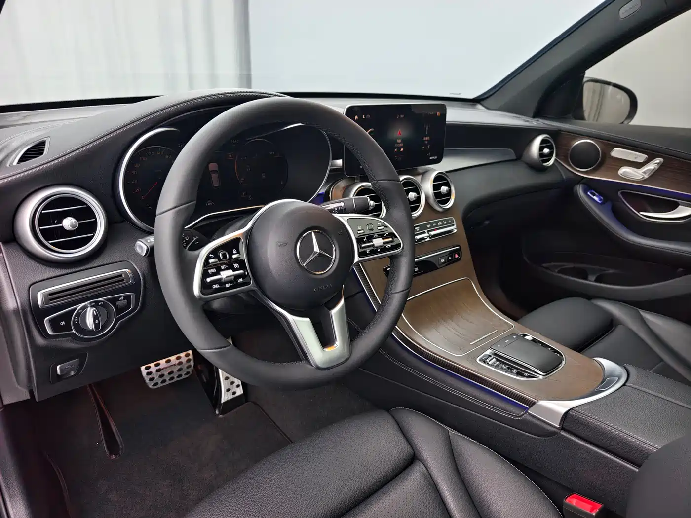 Mercedes-Benz GLC 2022 GLC 300 L 4MATIC Dynamic Collector's Edition фото 9