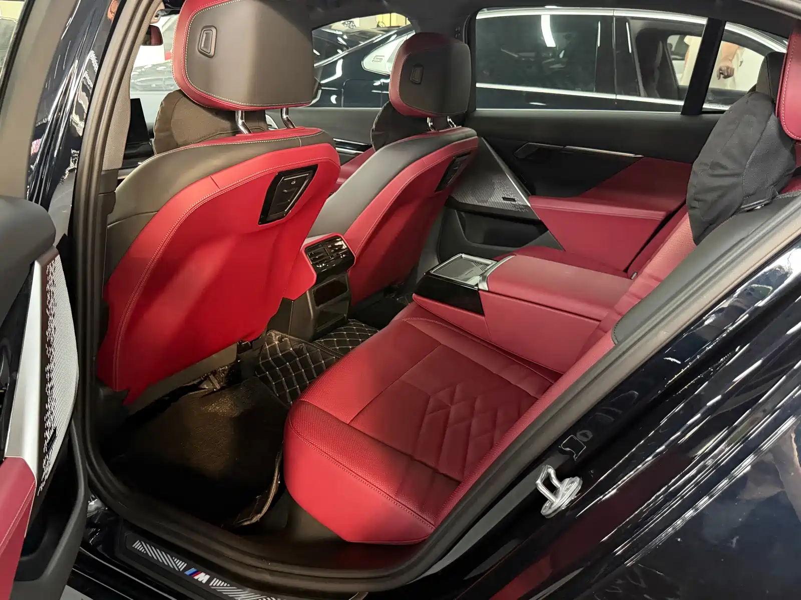 Photo 6 - BMW 5 Series