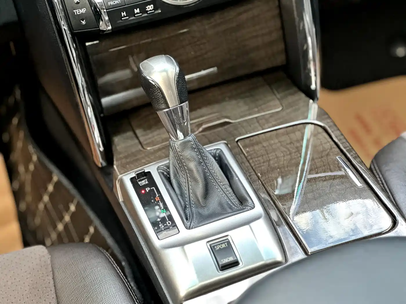 Toyota Reiz 2013 2.5V Premium Edition фото 15