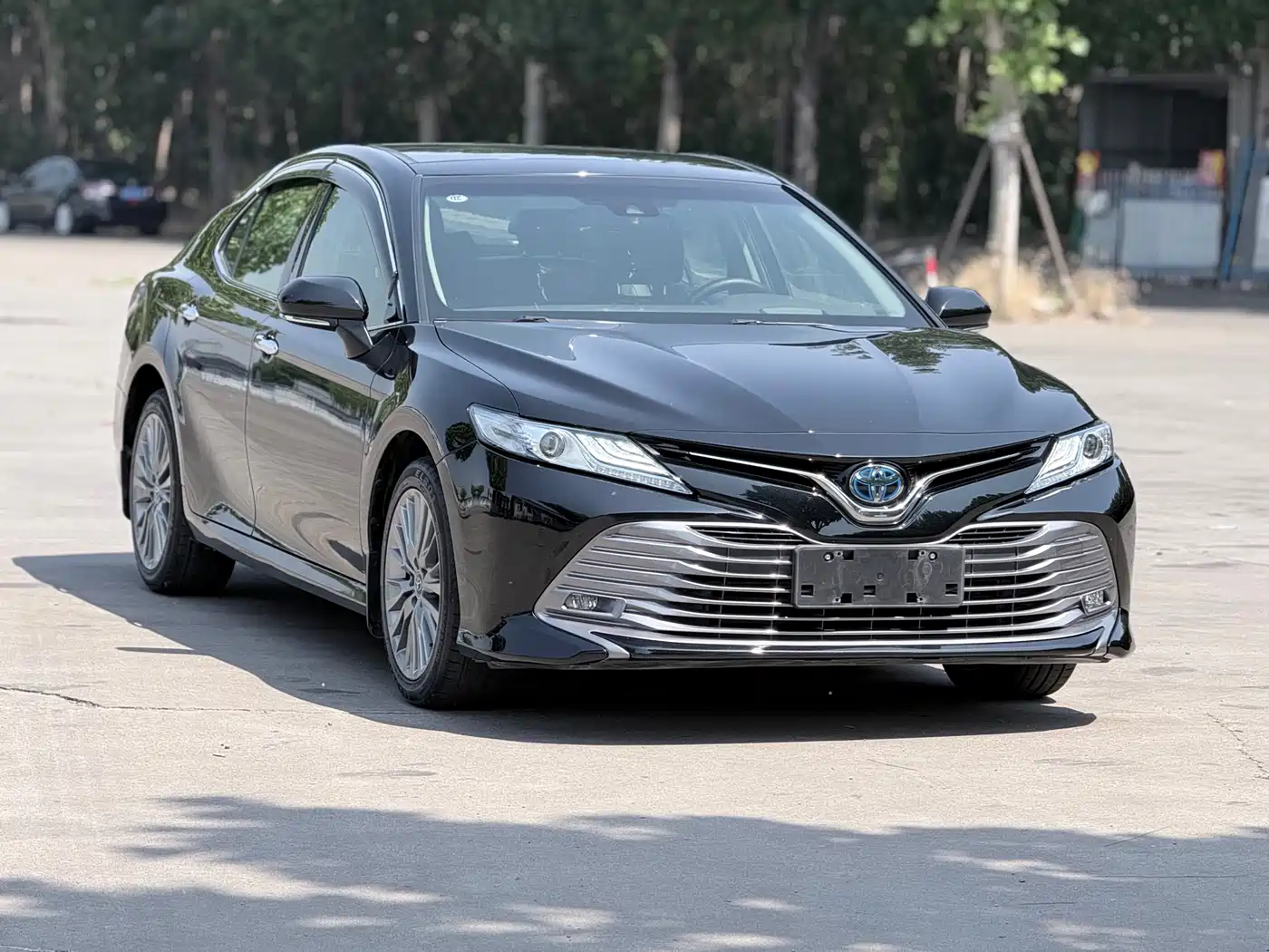 Toyota Camry 2018 Hybrid 2.5HG Luxury Edition фото 3