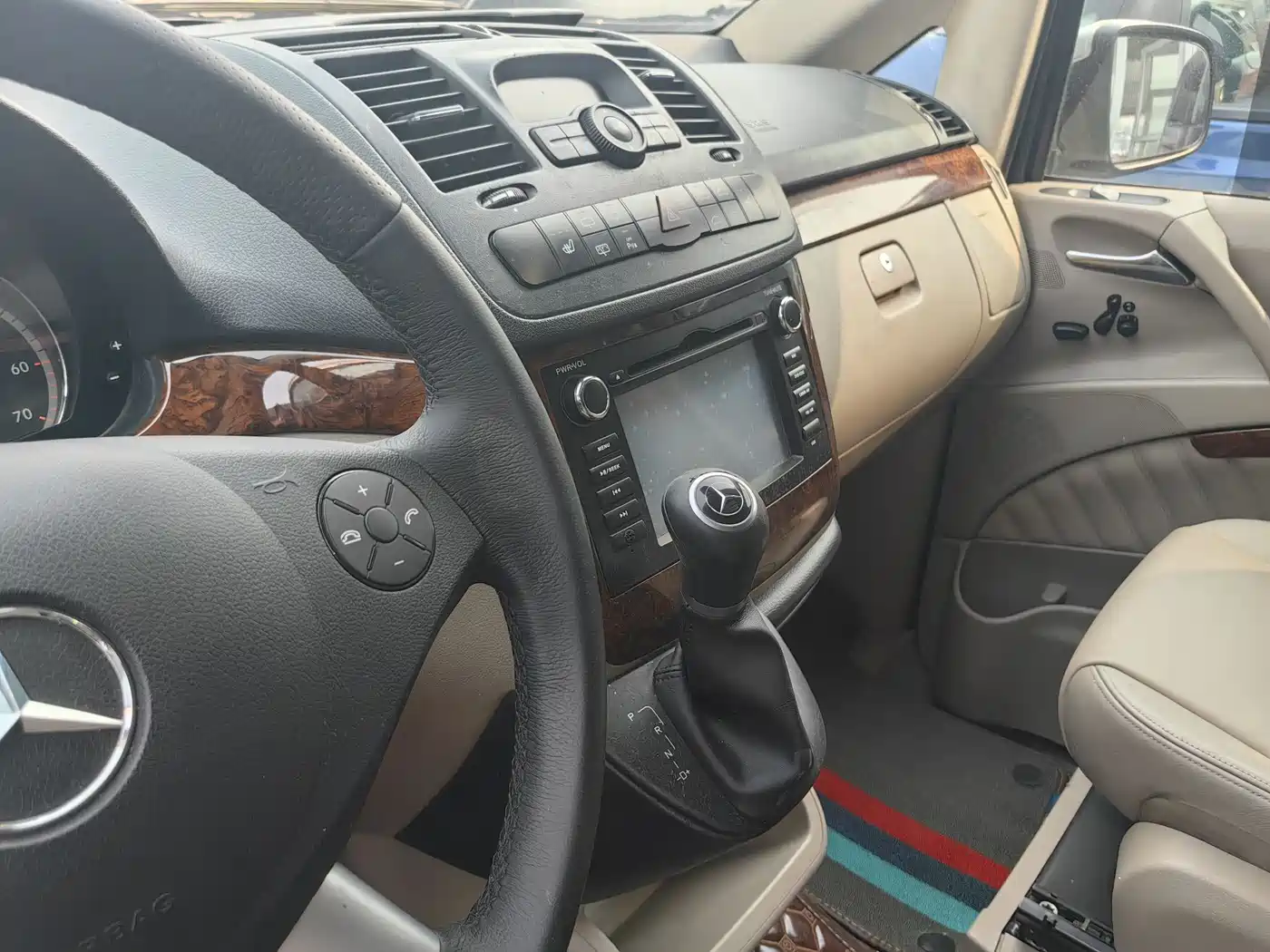 Mercedes-Benz Viano 2012 2.5L Navigation Edition фото 4