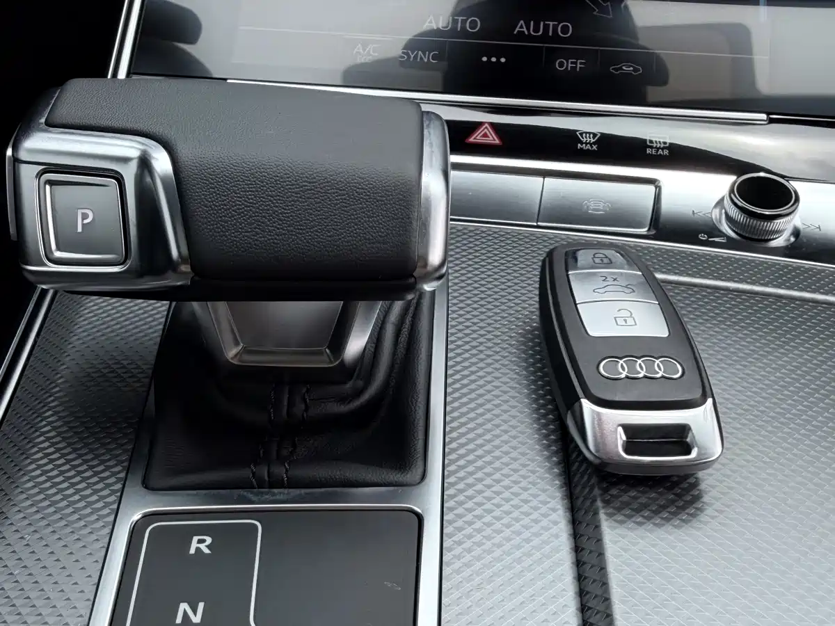 Audi A6L 2023 40 TFSI Luxury Dynamic фото 18
