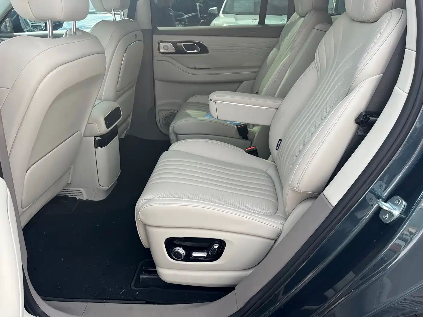 Фото 14 - Geely Galaxy Galaxy M9