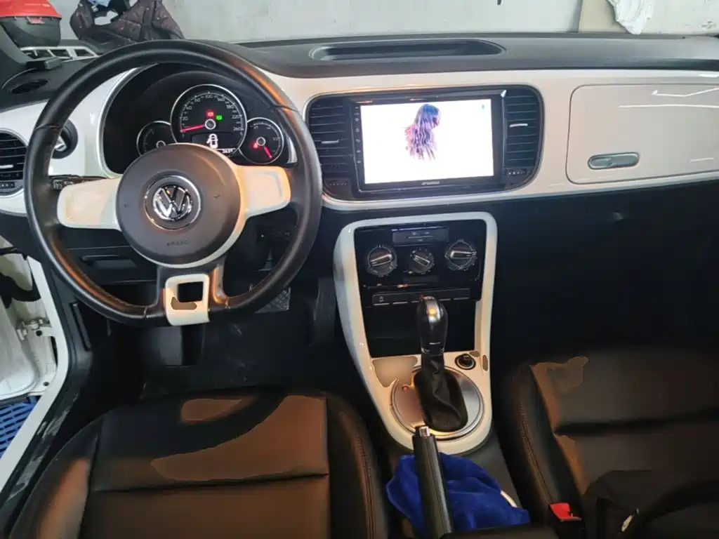 Volkswagen Beetle 2019 2018 180TSI Easy Joy Edition