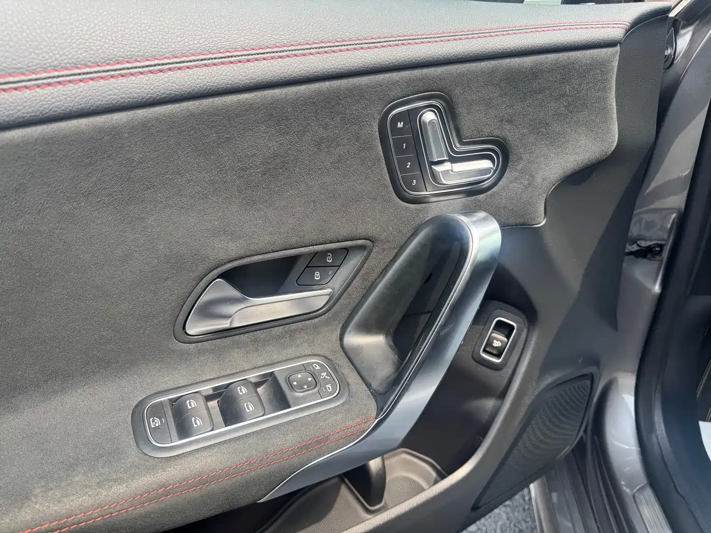 Mercedes-Benz CLA (Import) 2020 CLA 200 фото 6