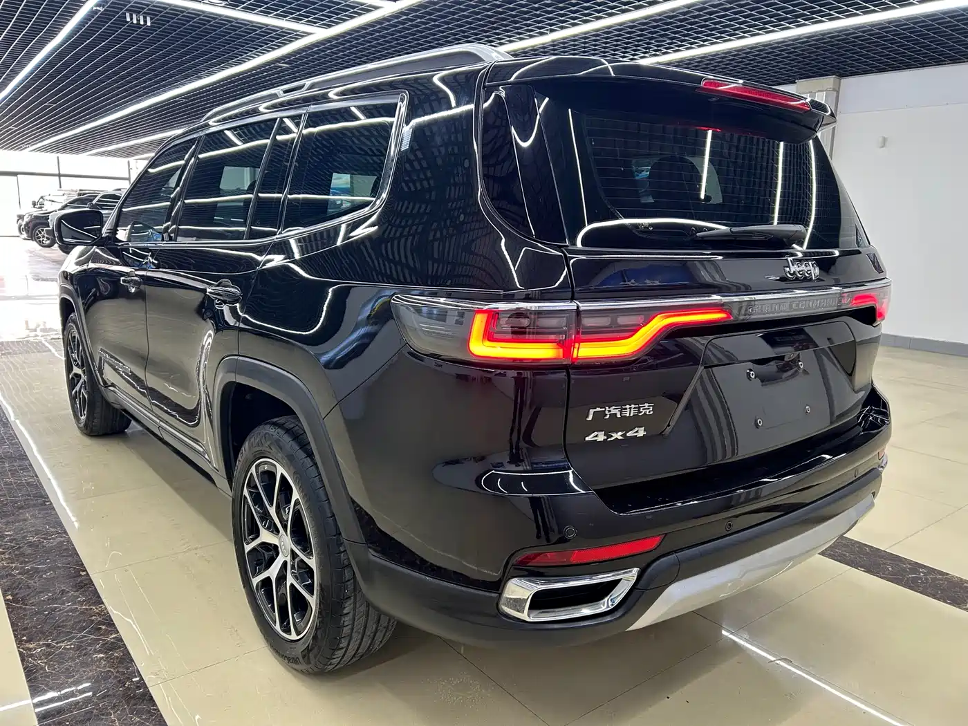 JEEP GRAND COMMANDER