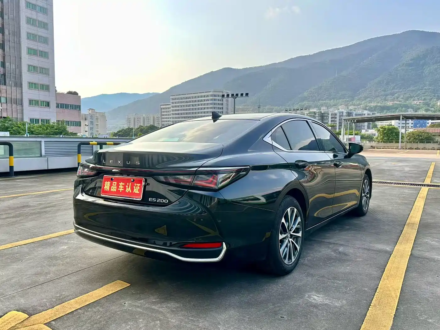 Lexus ES 2025 2025 200 Ultimate Edition