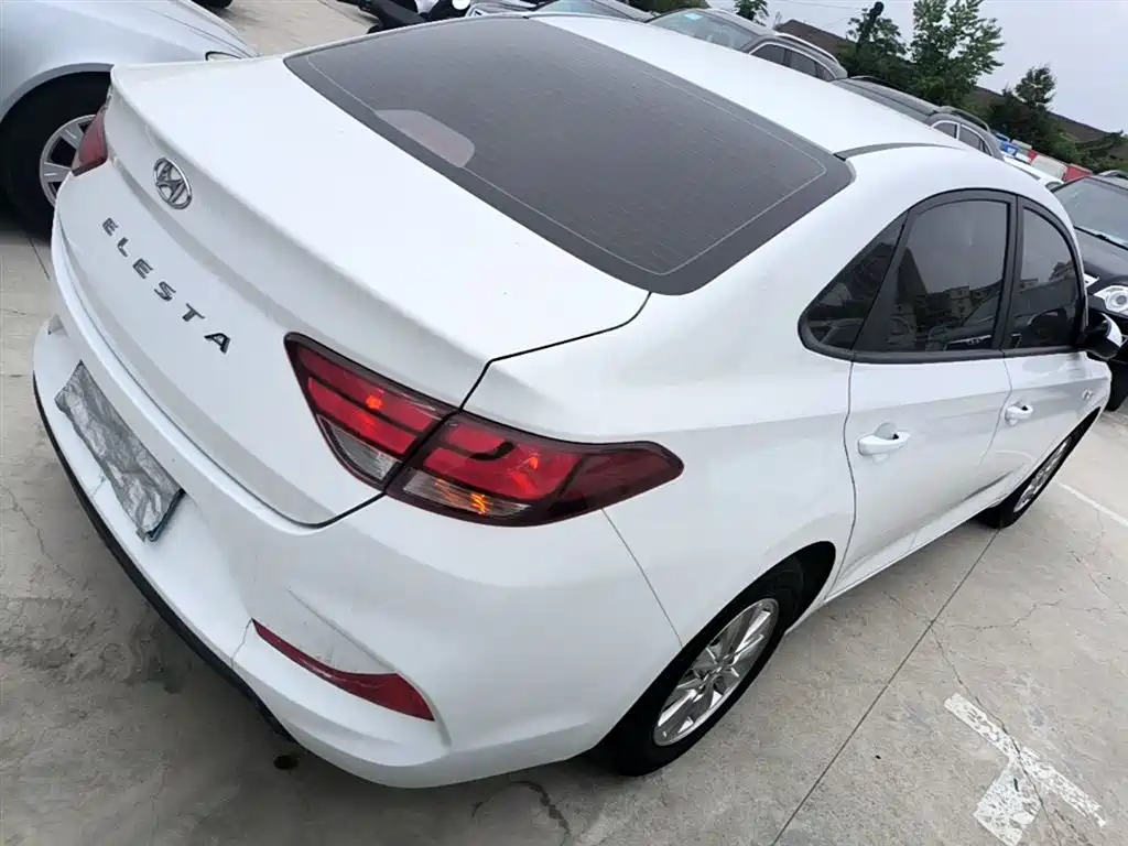 Hyundai Elantra 2020 1.6L Auto GL Pleasing Edition фото 7