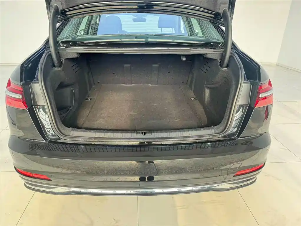 Audi A6L 2023 45 TFSI Premium Selection Elegance фото 5