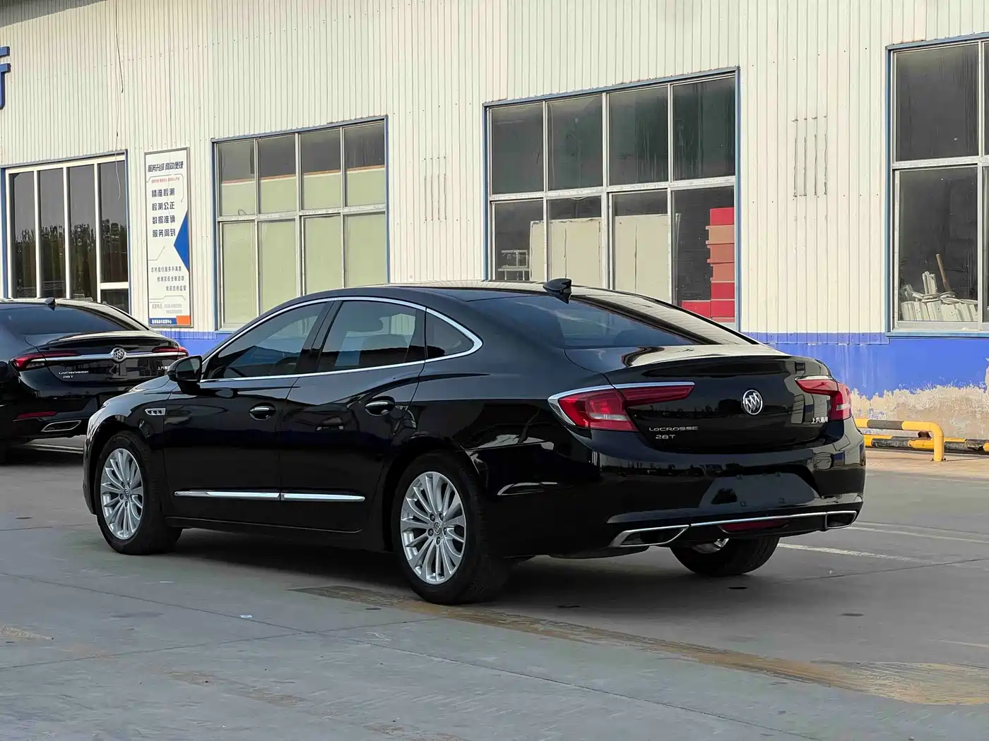Buick LaCrosse 2016 Model 28T Luxury фото 3