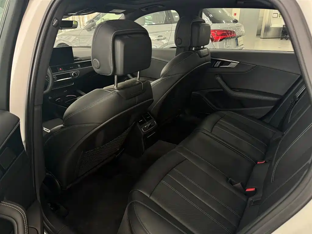 Audi A4L 2025 2 Million Celebration Edition 40 TFSI Luxury Dynamic B&O Starlight Night Edition фото 10