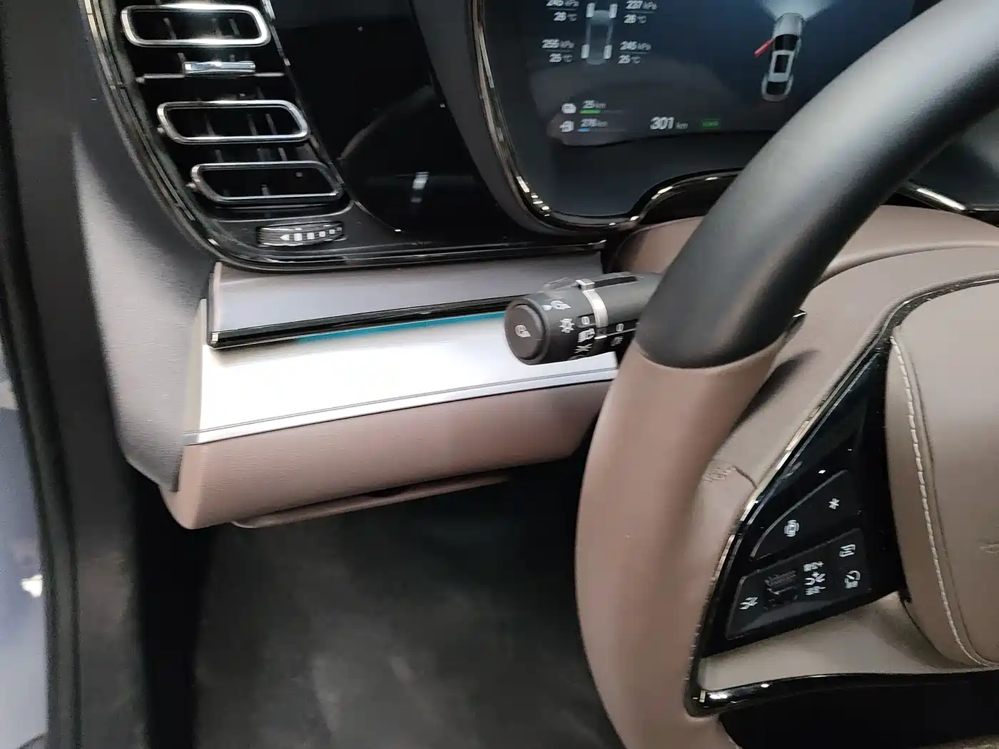 BYD Han 2025 DM-i Smart Driving Edition 125KM Honor фото 11