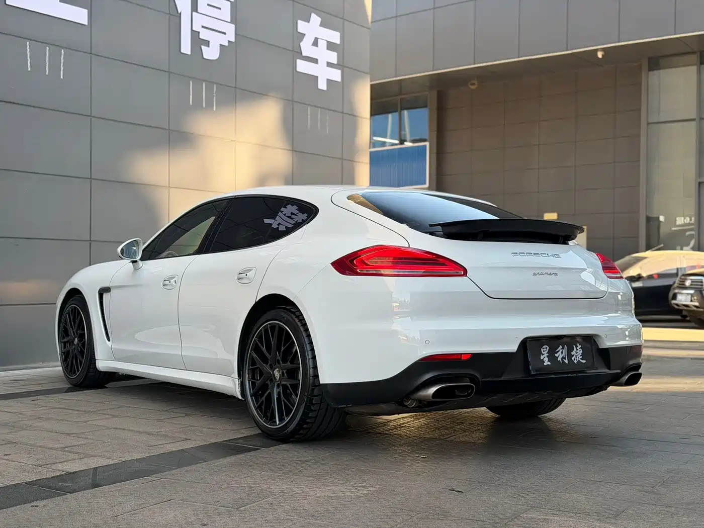 Porsche Panamera 2014 Panamera 3.0T фото 6