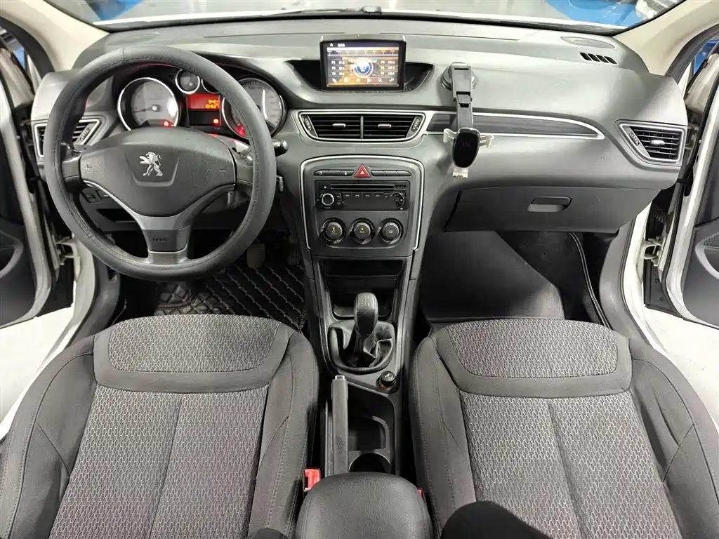 Peugeot 308 2014 Model Joy Edition Classic 1.6L Manual Superior Style фото 13
