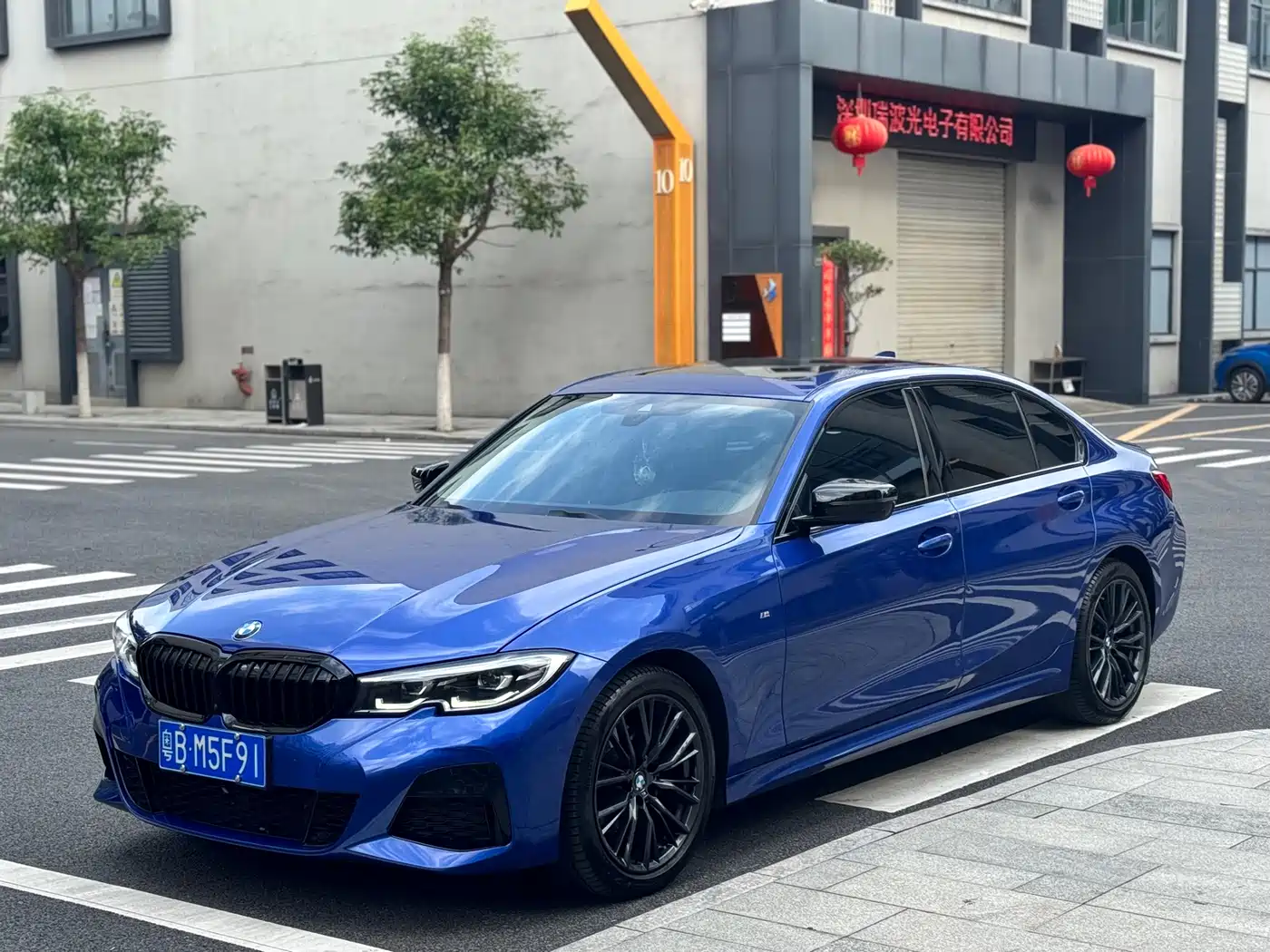 BMW 3-SERIES