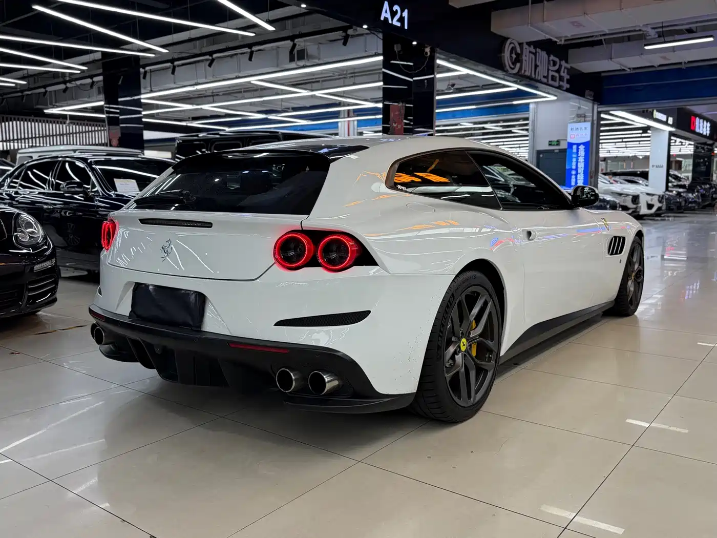 Ferrari GTC4Lusso 2018 2017 3.9T V8