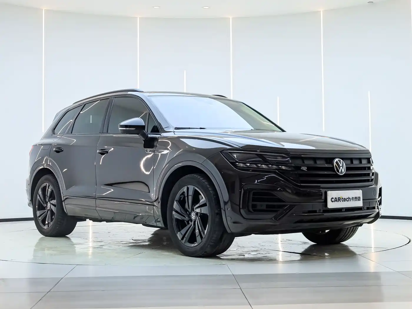 Volkswagen Touareg 2022 3.0TSI Rui Xiang Edition Gloss Black Sport Package фото 4