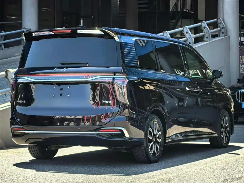 Hongqi HQ9 2023 2.0T Smart Connect Flag Enjoy Edition фото 5