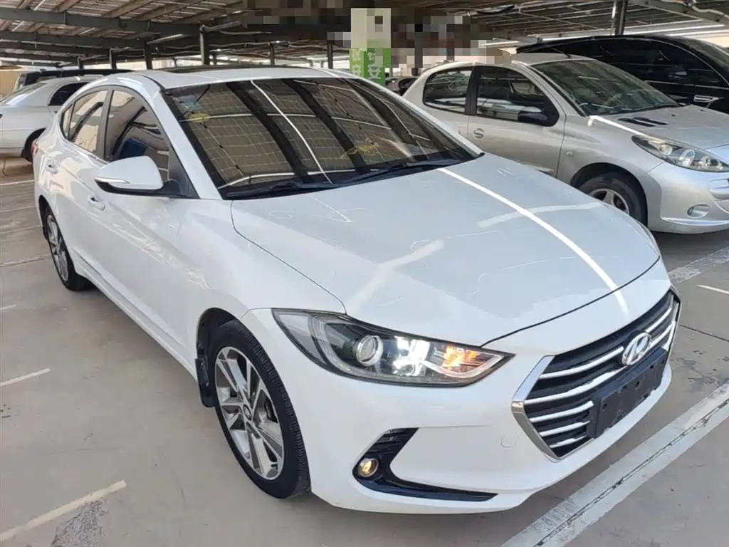 Hyundai Elantra 2016 Model 1.6L Automatic Smart Elite фото 4