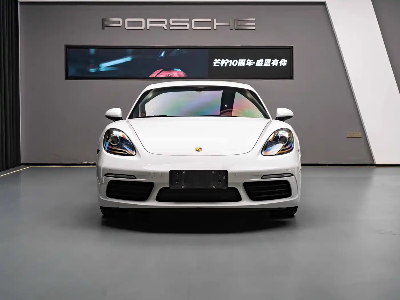 Porsche 718 2018 Cayman 2.0T фото 2