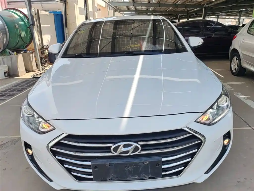 Hyundai Elantra 2016 Model 1.6L Automatic Smart Elite фото 3
