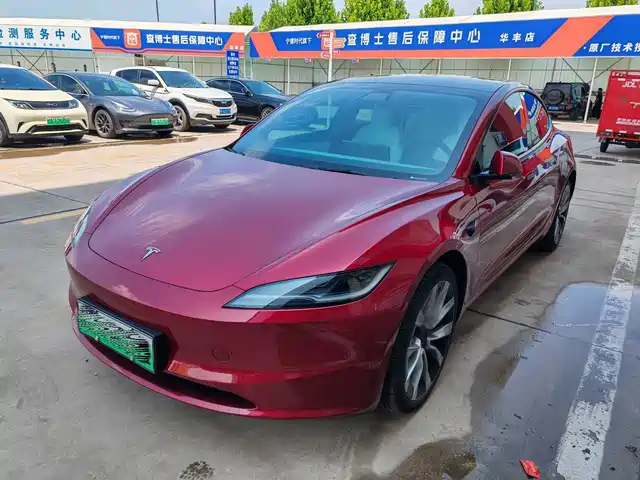Tesla Model 3 2024