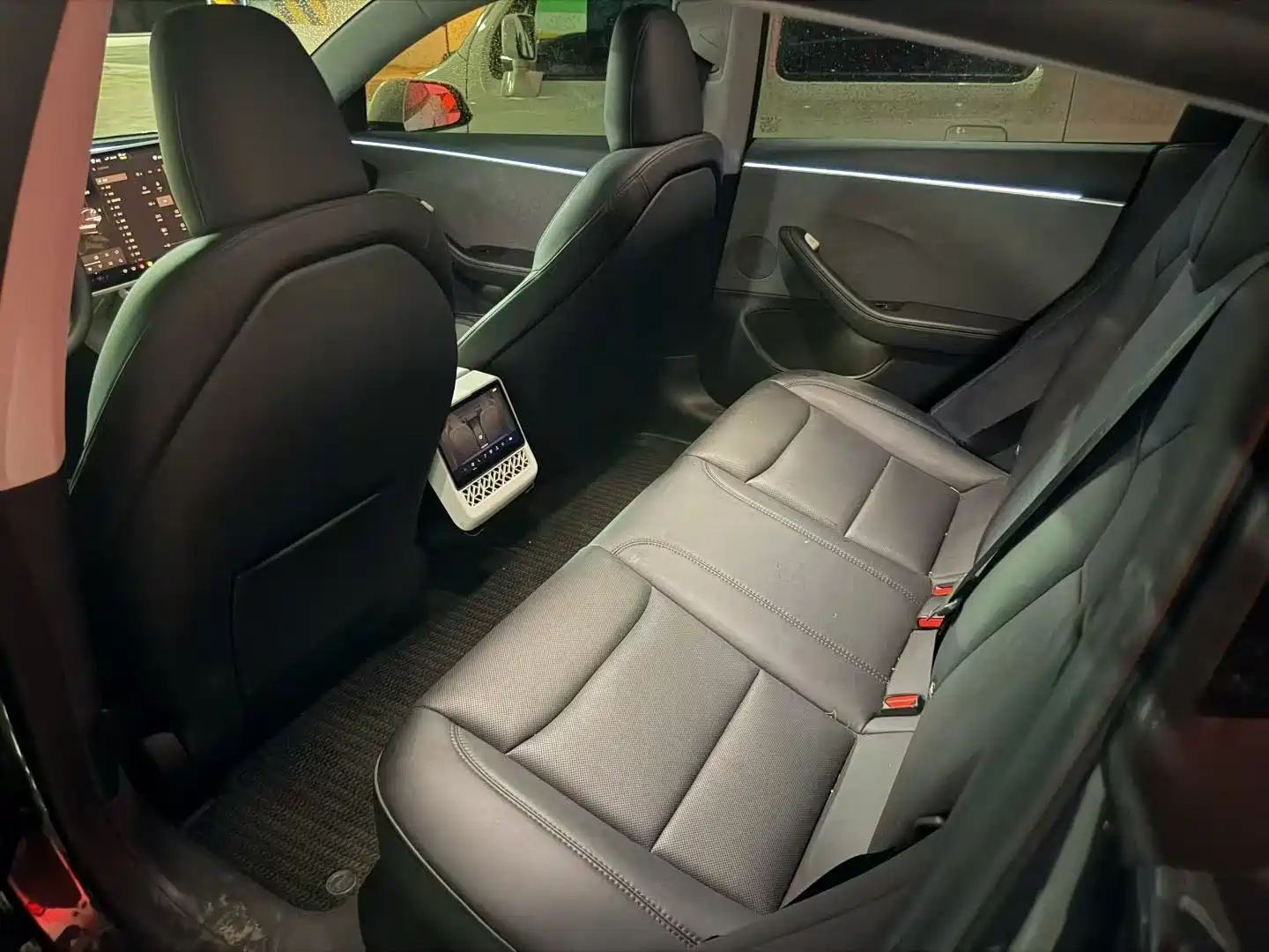 Фото 3 - Tesla Model 3