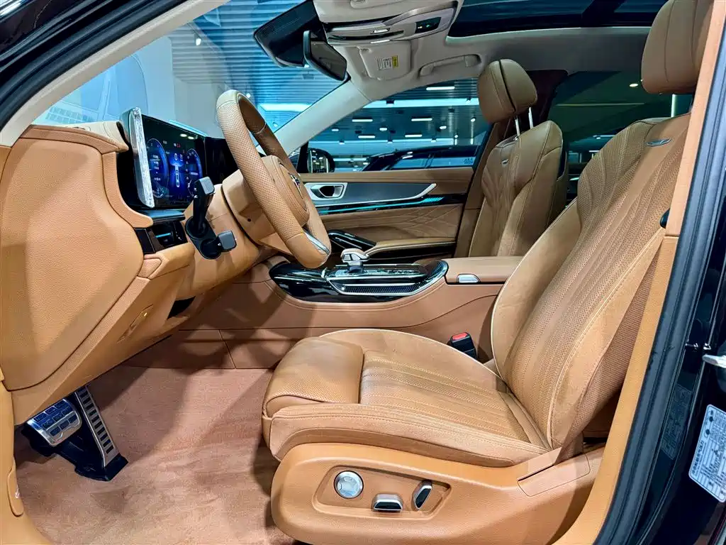 Hongqi H9 2024 2.0T Qi Enjoy Private Fashion Edition фото 18