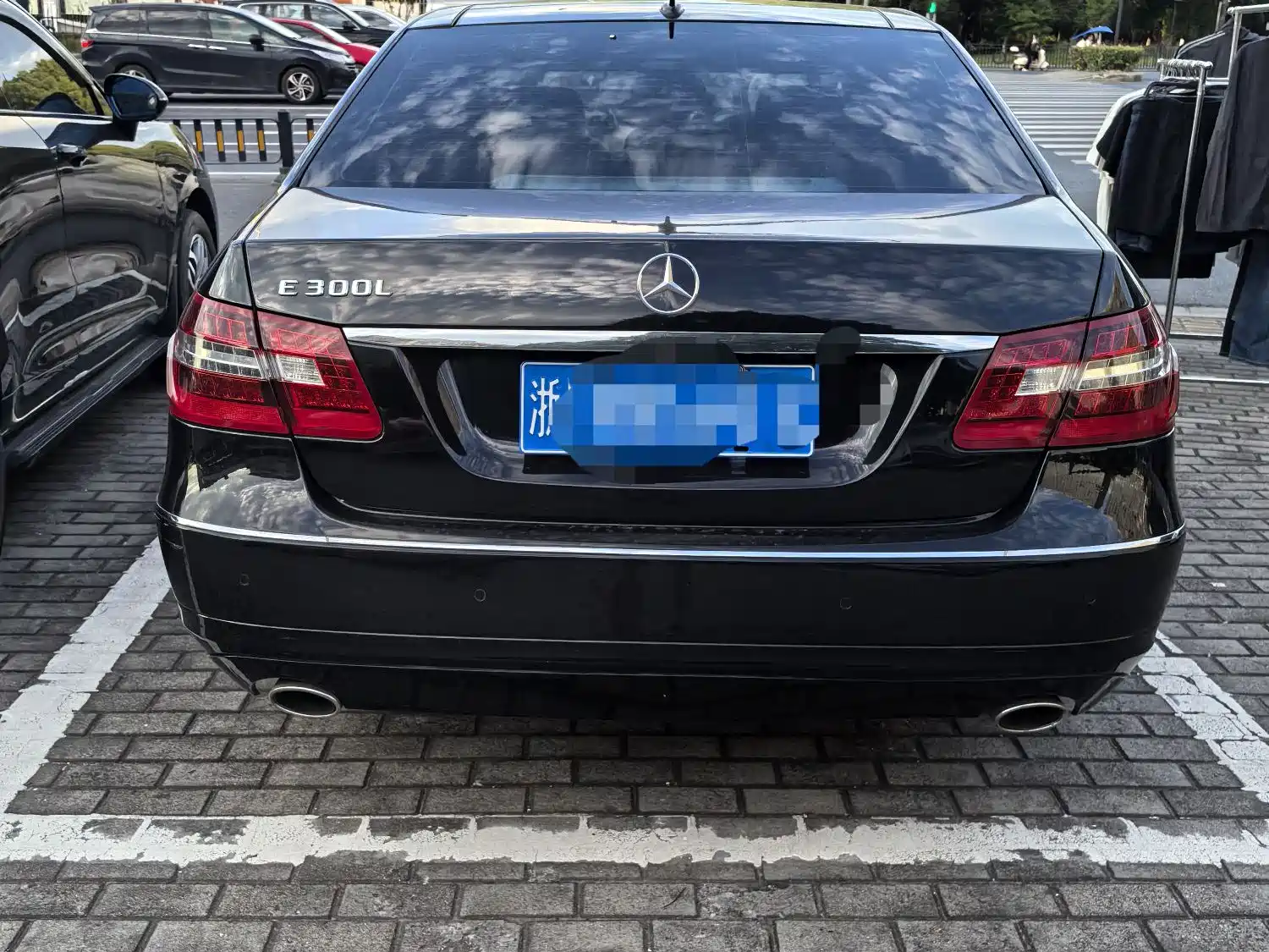 Photo 5 - Mercedes-Benz E-Class