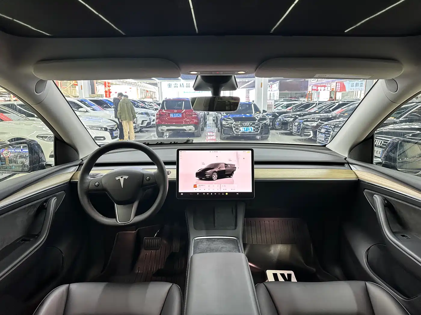 TESLA MODEL Y