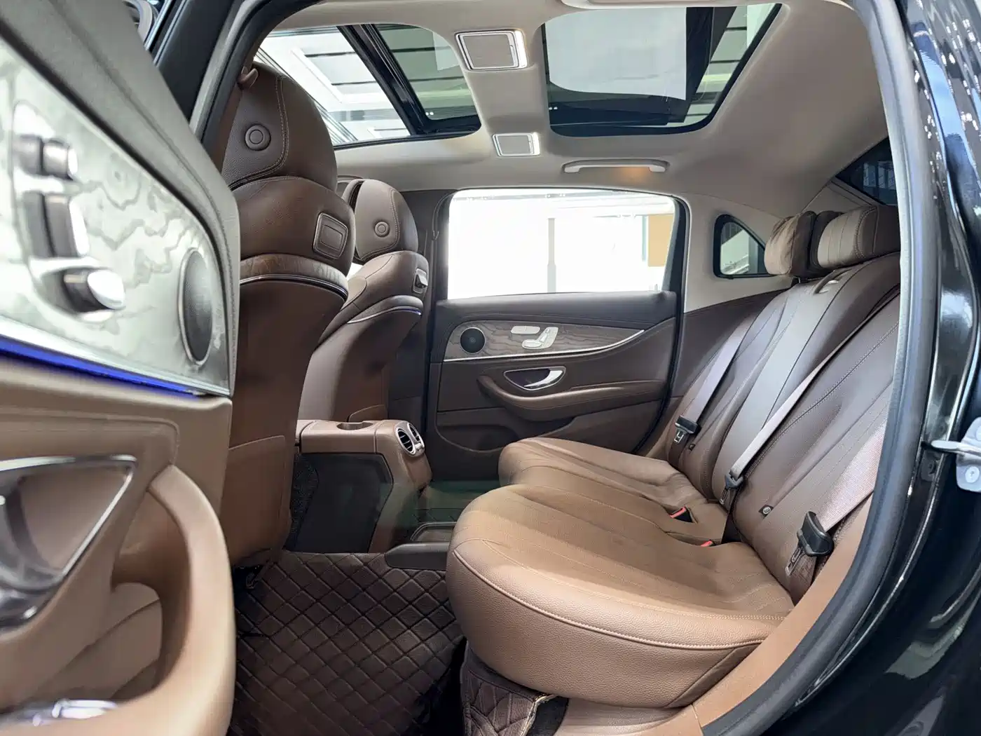 Mercedes-Benz E-Class 2019 E 300 L Luxury фото 5