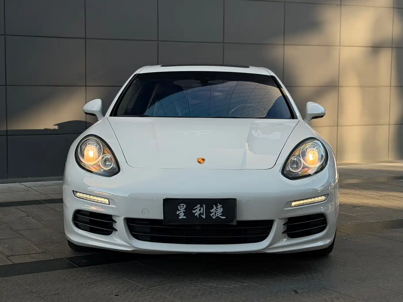 Porsche Panamera 2014 Panamera 3.0T фото 2