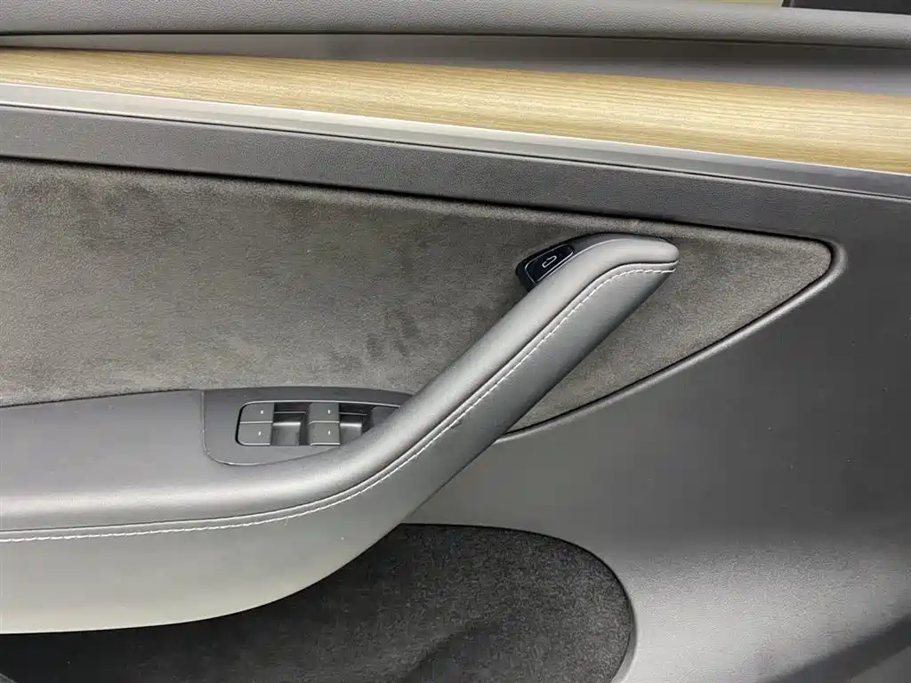  Tesla Model Y 2021 Standard Range Rear-Wheel Drive 26