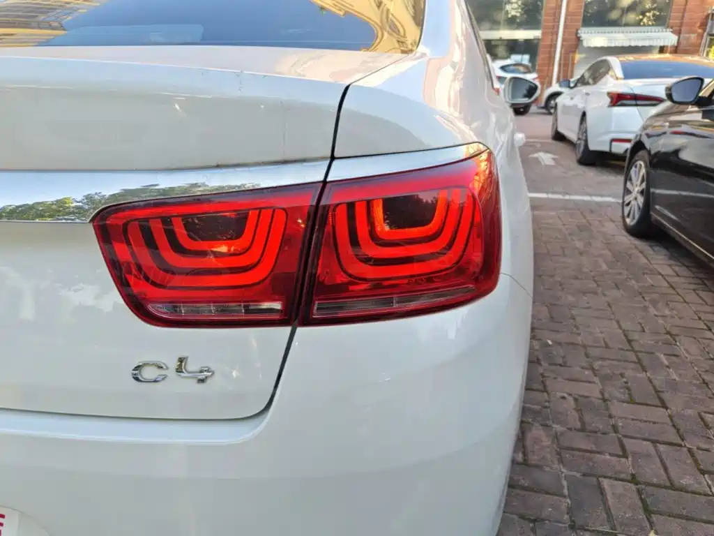صورة 8 - Citroën C4 C-Quatre