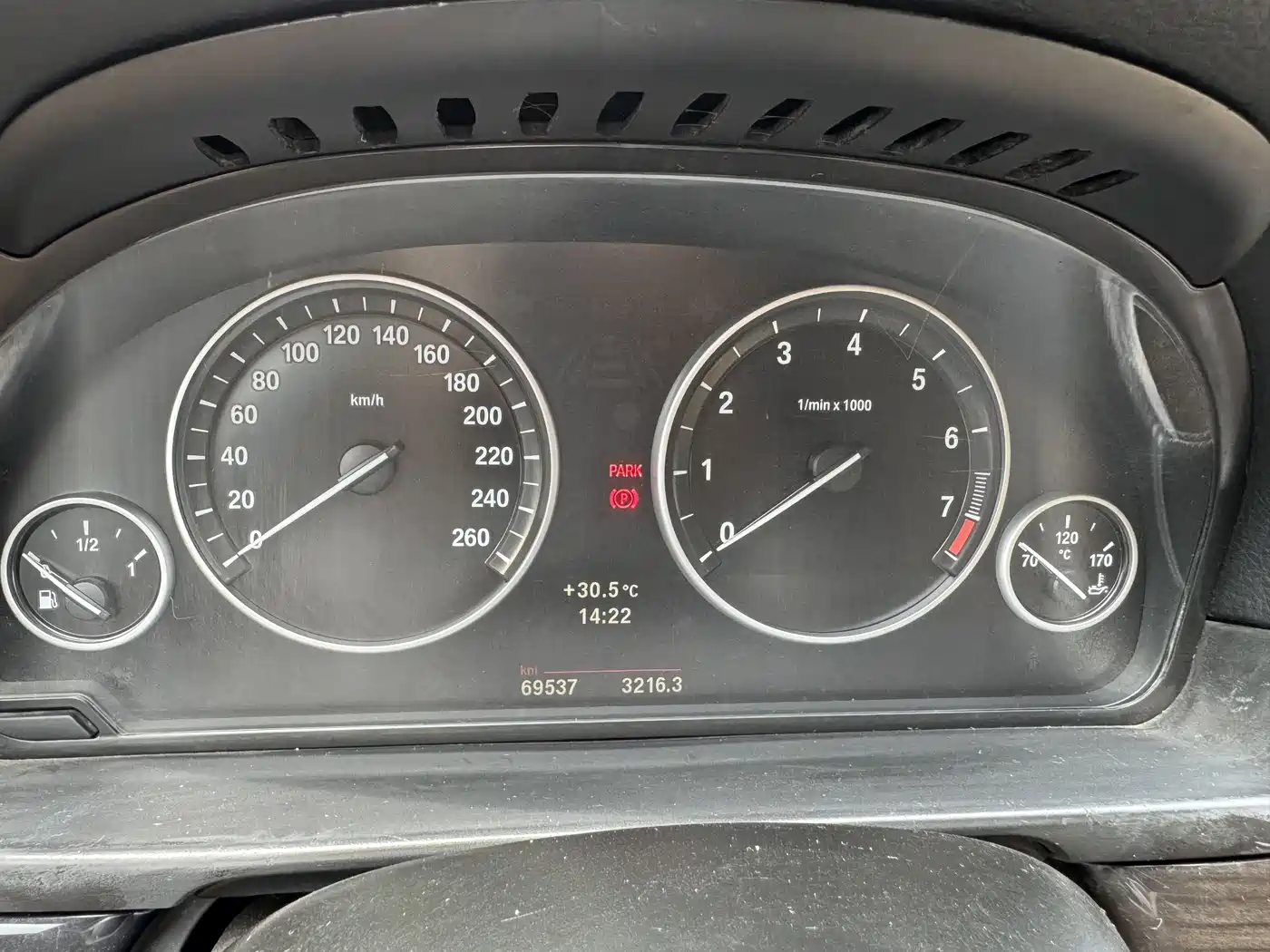 BMW 5 Series 2012 535Li Luxury фото 17
