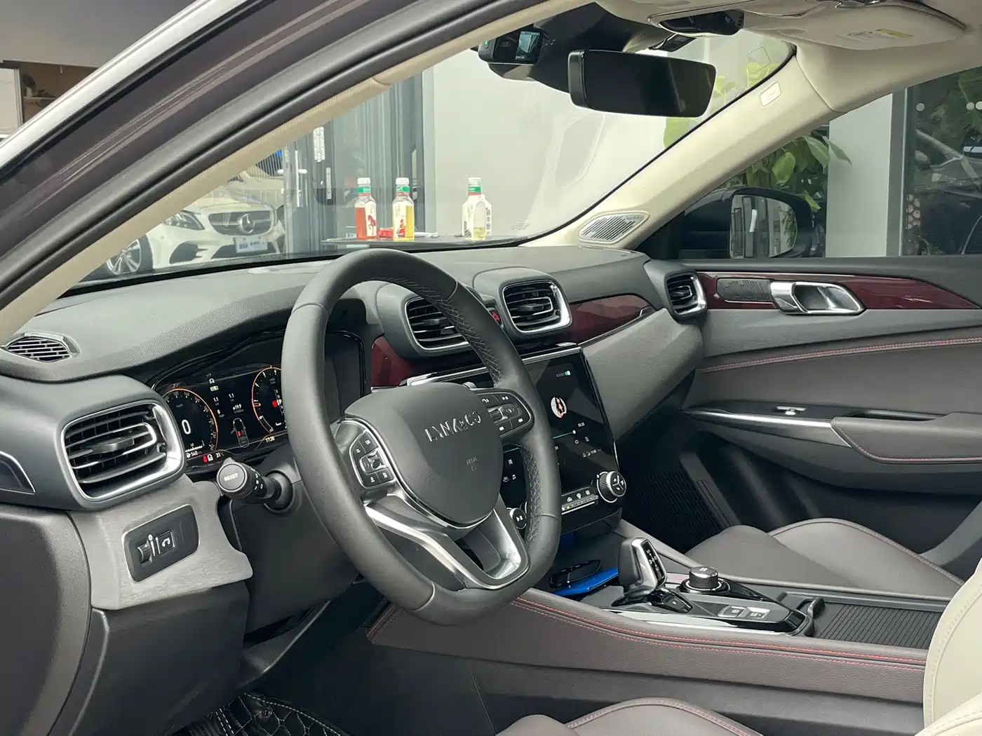 Lynk & Co 02 2021 2.0TD Automatic 2WD Power Champion Edition фото 8