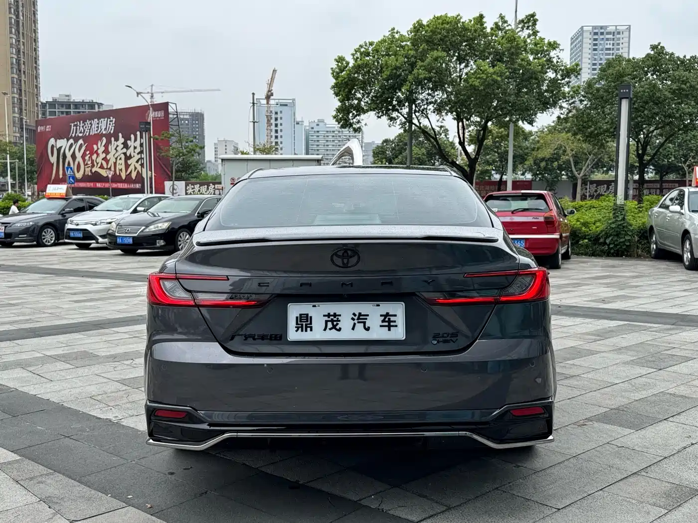 Фото 4 - Toyota Camry
