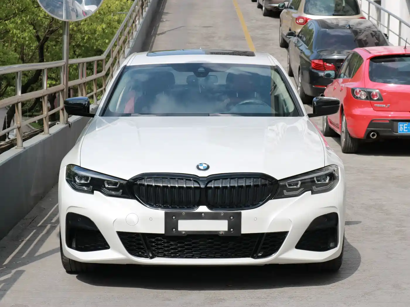 BMW 3 Series 2021 325i M Sport Night Edition фото 4