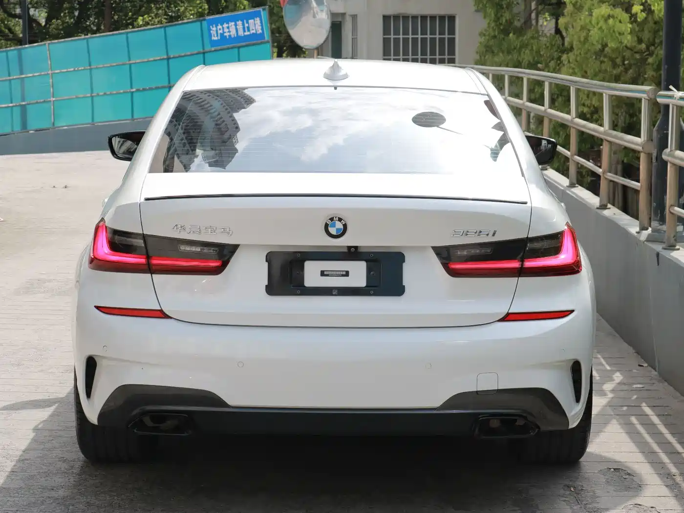 BMW 3 Series 2021 325i M Sport Night Edition фото 5