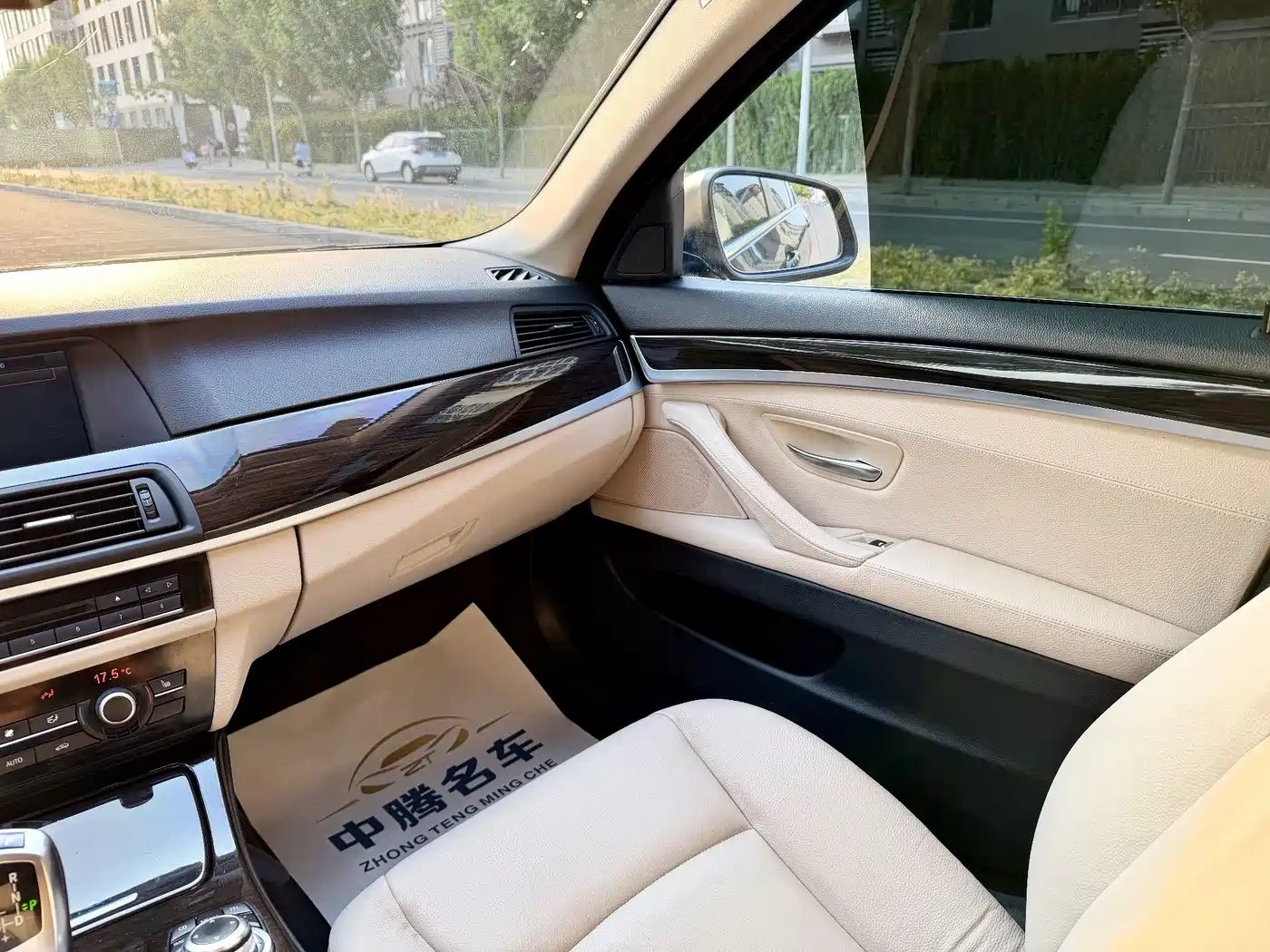 BMW 5 Series 2013 530Li Leadership фото 15