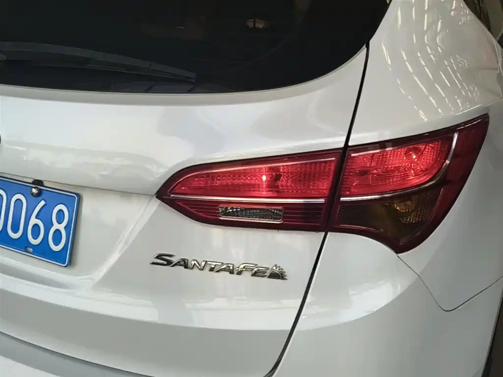 Hyundai Santa Fe 2015 2.0T Automatic 2WD Smart 5-Seater фото 8