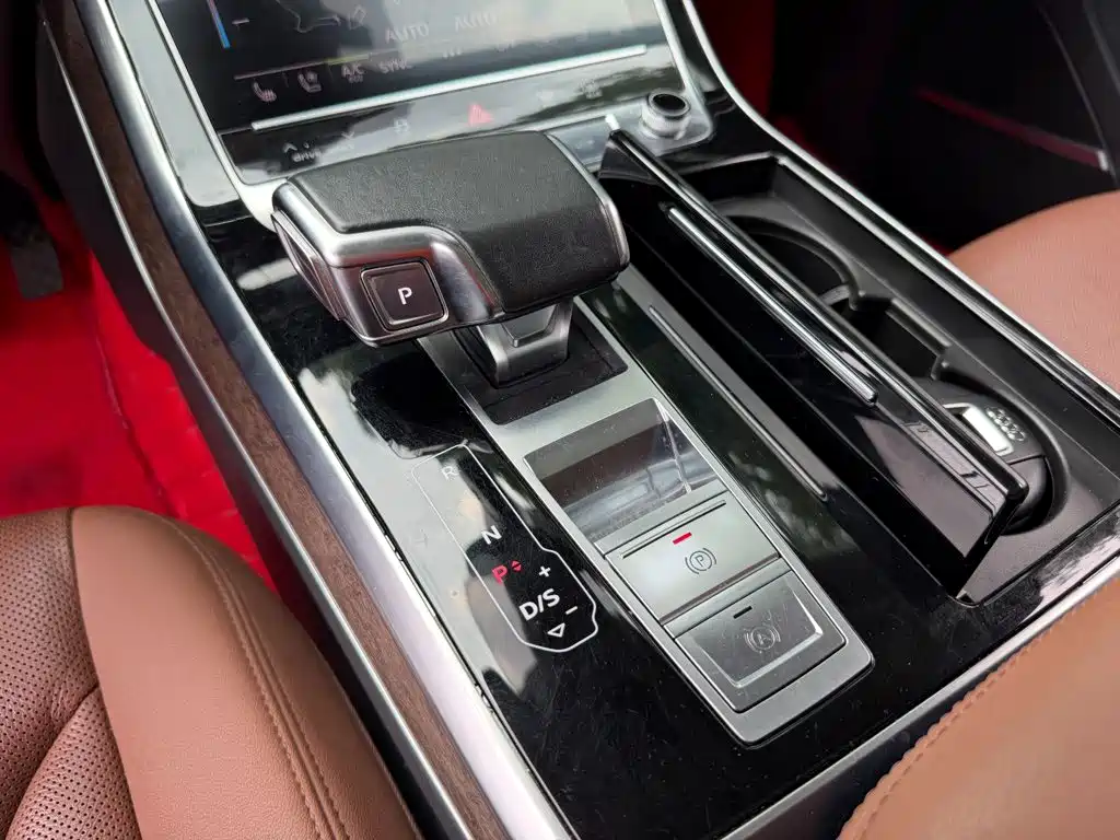 Фото 9 - Audi Q7