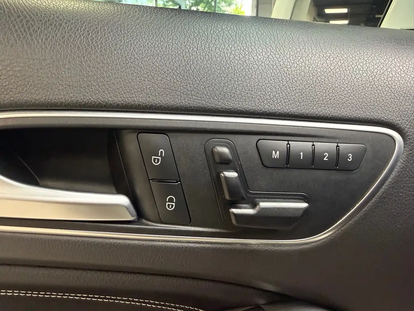 Mercedes-Benz GLA 2015 GLA 200 Dynamic фото 16