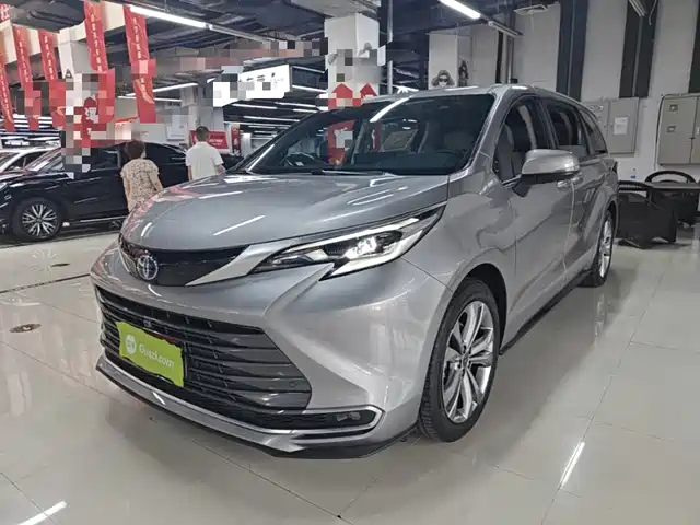 Toyota Sienna 2023